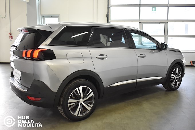PEUGEOT 5008 PureTech Turbo 130 S&S Allure Pack